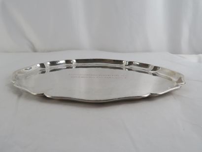 Plat mouvementé en argent 800/1000, poinçonné...