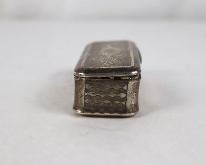 Boîte rectangulaire en, argent, à décor de...