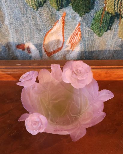 DAUM France
Set in colored glass paste including...