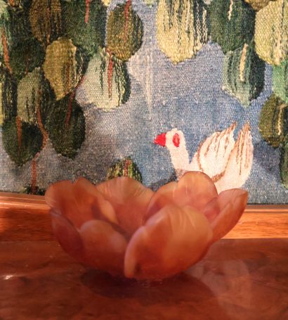 DAUM France
Flower bowl in orange glass paste,...