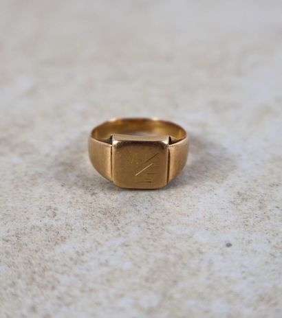 Bague de type chevalière en or 18K (750 ‰),...