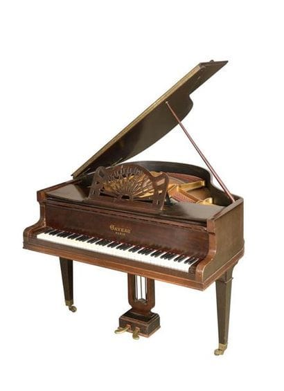 GAVEAU à Paris.
Piano crapaud en placage...