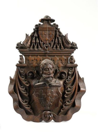 Blason décoratif composite en chêne sculpté...