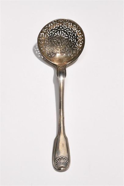 Cuillère à saupoudrer en argent ajouré, modèle...