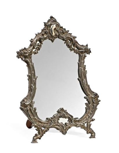 Miroir de table de forme chantournée agrémenté...