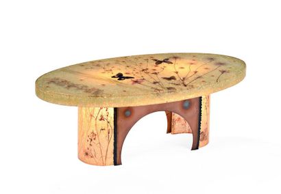 Table électrifiée ovale en résine d'Accolay...