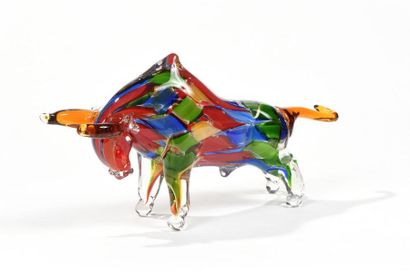 MURANO, XXe.
Taureau en verre polychrome....