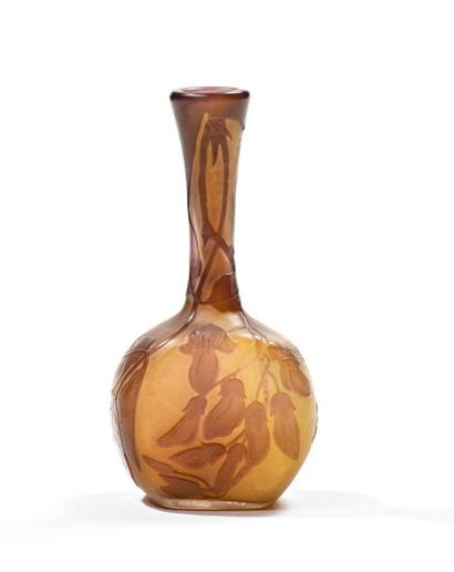 Emile GALLE (1846-1904).
Petit vase soliflore...