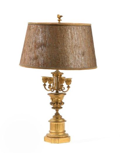 Lampe en bronze doré résultant de la transformation...
