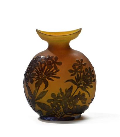 Emile GALLE (1846-1904).
Vase à panse globulaire...