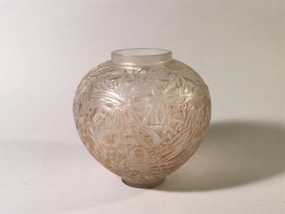 René LALIQUE (1860-1945).
Vase modèle 