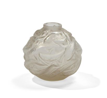 René LALIQUE (1860-1945).
Vase modélè 