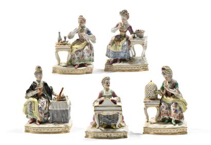 MEISSEN, XIXe.
Les cinq sens.
Série de cinq...