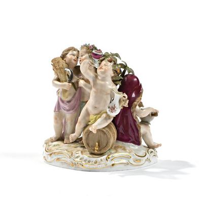 MEISSEN, XIXe.
Amours vendangeurs.
Groupe...