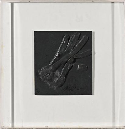 ARMAN (1928-2005).
Naufrage d'un gant.
Composition...