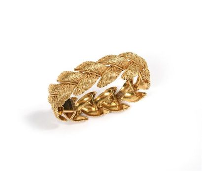 Bracelet en or jaune 18K à maille épis.
XXe.
Poids...