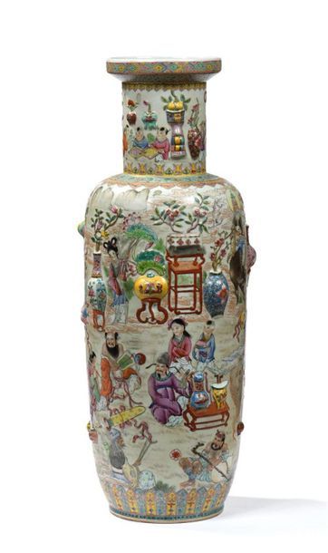 CHINE, XXe.
Important vase rouleau en porcelaine...