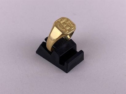 Chevalière en or jaune 18K chiffrée AG.
Poids...
