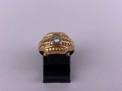 Bague en or jaune et gris 18K ornée d'un...