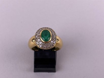 Bague jonc en or jaune 18K centrée d'une...