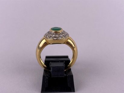 Bague jonc en or jaune 18K centrée d'une...