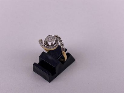 Bague tourbillon en or jaune et gris 18K...
