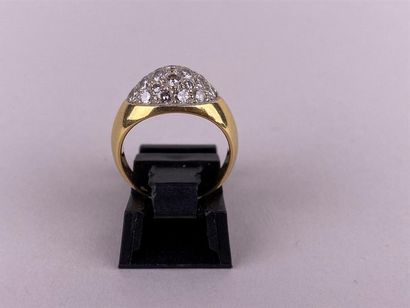 Bague dôme en or jaune et gris 18K pavée...