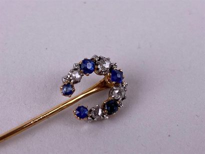 Petite épingle de cravate en or jaune 18K,...