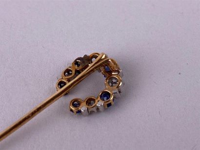 Petite épingle de cravate en or jaune 18K,...