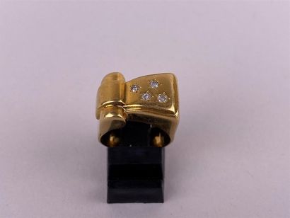Bague tank en or jaune 18K ornée de 4 petits...
