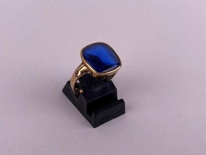 Bague en or jaune 14K ornée d'une pierre...