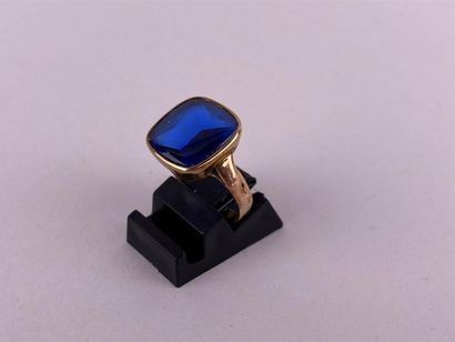 Bague en or jaune 14K ornée d'une pierre...