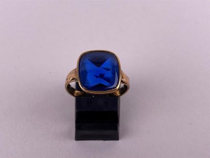 Bague en or jaune 14K ornée d'une pierre...