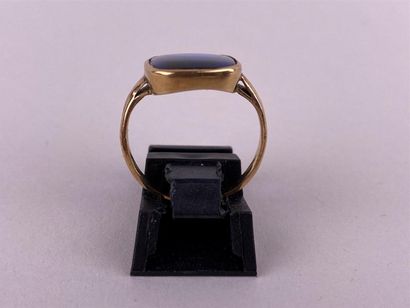 Bague en or jaune 14K ornée d'une pierre...