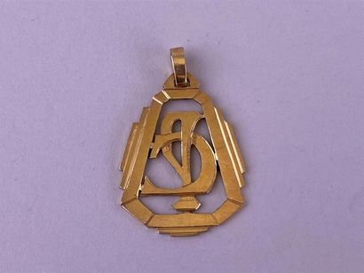 Pendentif en or jaune 18K ajouré, chiffré...