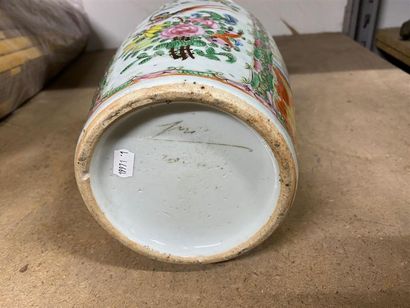 CHINE, CANTON, fin XIXe-début XXe.
Vase balustre...
