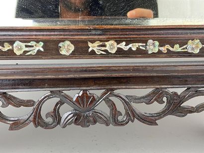 CHINE, XXe.
Miroir psyché de table en bois...