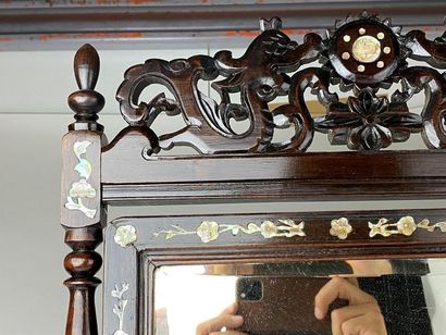CHINE, XXe.
Miroir psyché de table en bois...