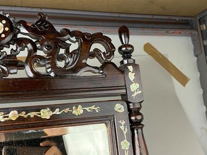 CHINE, XXe.
Miroir psyché de table en bois...