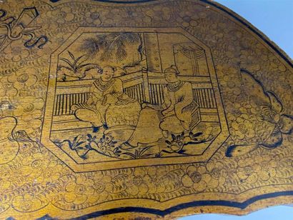 CHINE, CANTON, fin XIXe.
Cithare en bois...