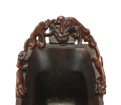 CHINE, XVIIIe.
Coupe libatoire en corne de...