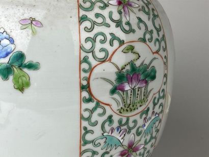 CHINE, XXe.
Pot à gingembre en porcelaine...