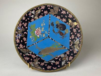 JAPON, circa 1900.
Plat circulaire en cuivre...