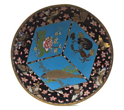JAPON, circa 1900.
Plat circulaire en cuivre...
