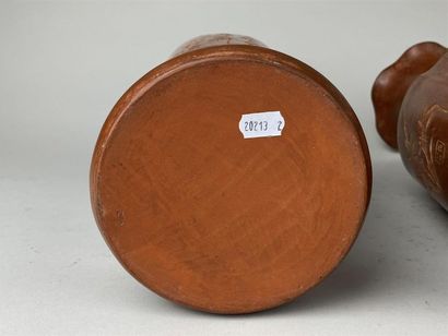 CHINE, XXe.
Deux vases balustres formant...