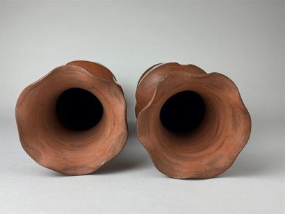 CHINE, XXe.
Deux vases balustres formant...