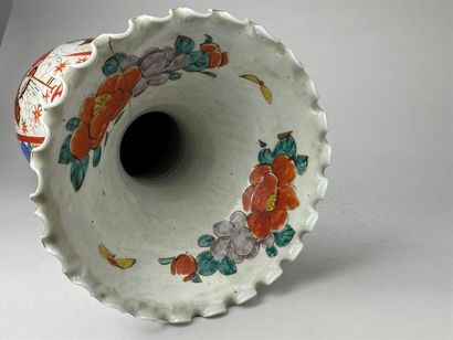 JAPON, début XXe.
Grand vase en porcelaine...