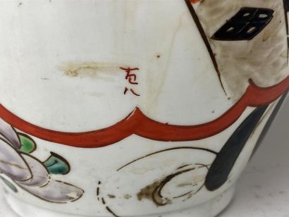 JAPON, début XXe.
Grand vase en porcelaine...
