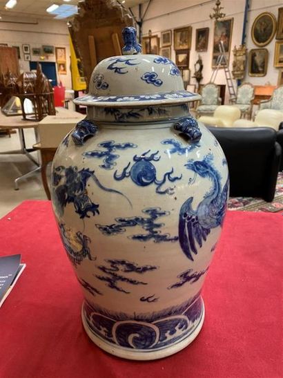 CHINE, fin XIXe-début XXe..
Paire de potiches...