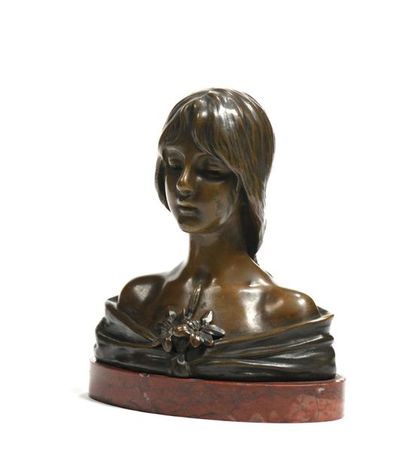 Emmanuel VILLANIS (1858-1914).
Buste de jeune...
